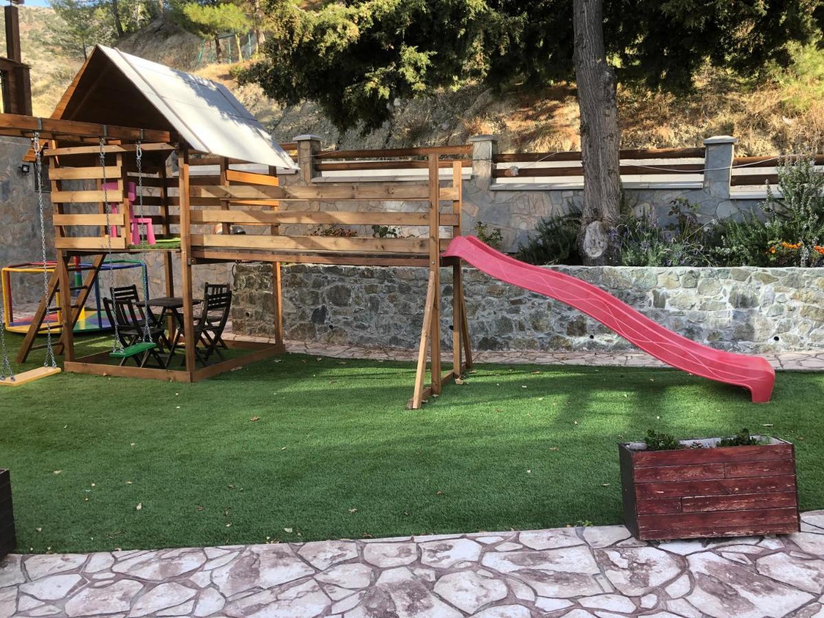 Diamond Stone Wooden Guest House Chandria Bagian luar foto